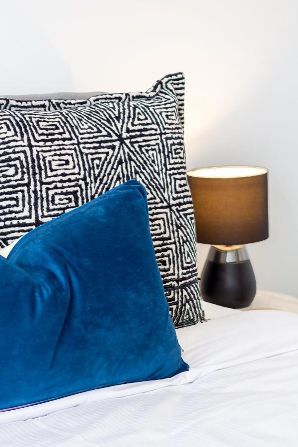 Upper Riccarton Dream - 2 Bed 2 Bath W/Carpark Apartment Christchurch Bagian luar foto
