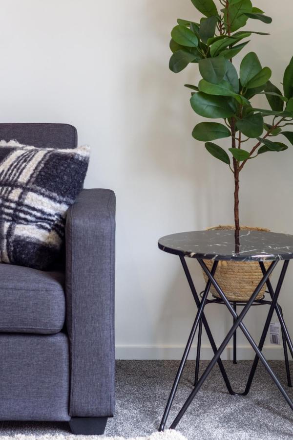 Upper Riccarton Dream - 2 Bed 2 Bath W/Carpark Apartment Christchurch Bagian luar foto