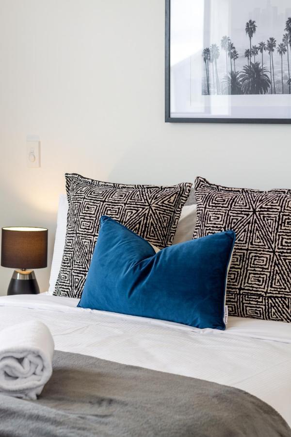 Upper Riccarton Dream - 2 Bed 2 Bath W/Carpark Apartment Christchurch Bagian luar foto