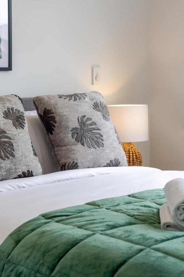 Upper Riccarton Dream - 2 Bed 2 Bath W/Carpark Apartment Christchurch Bagian luar foto