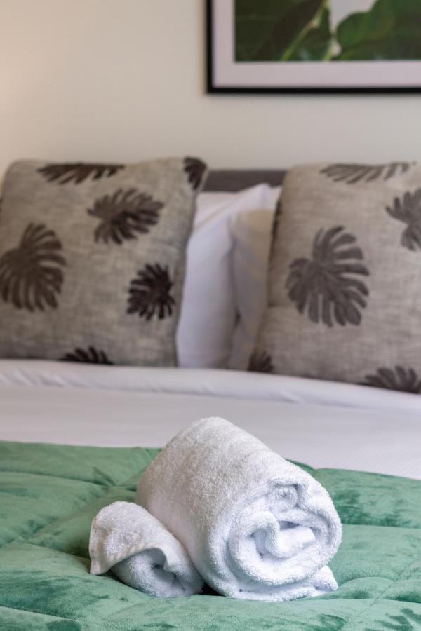 Upper Riccarton Dream - 2 Bed 2 Bath W/Carpark Apartment Christchurch Bagian luar foto