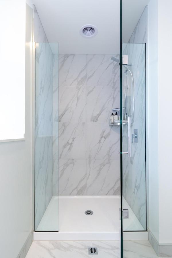 Upper Riccarton Dream - 2 Bed 2 Bath W/Carpark Apartment Christchurch Bagian luar foto