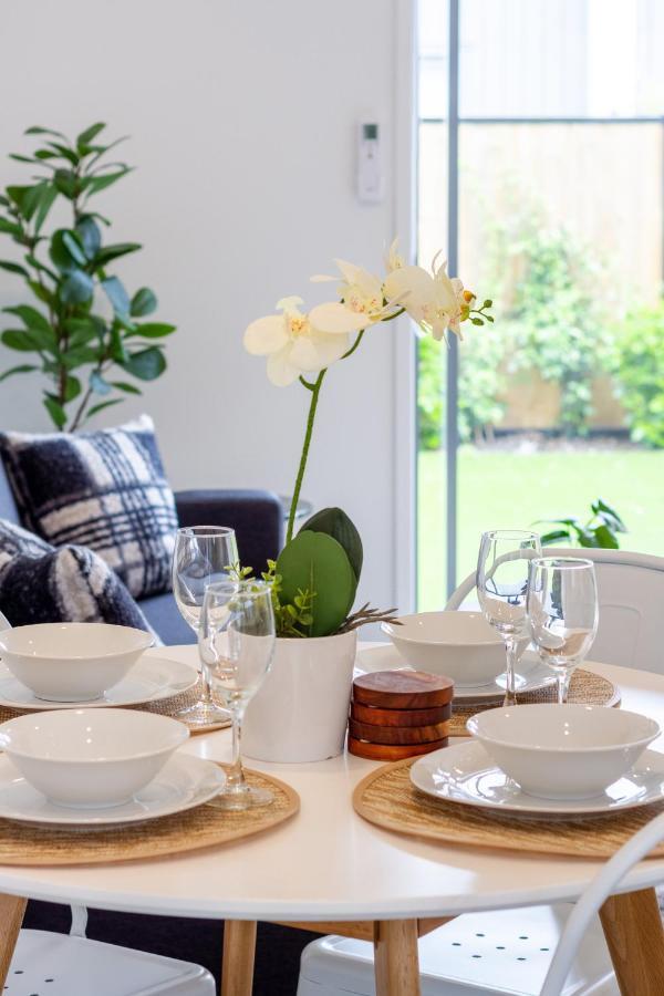 Upper Riccarton Dream - 2 Bed 2 Bath W/Carpark Apartment Christchurch Bagian luar foto