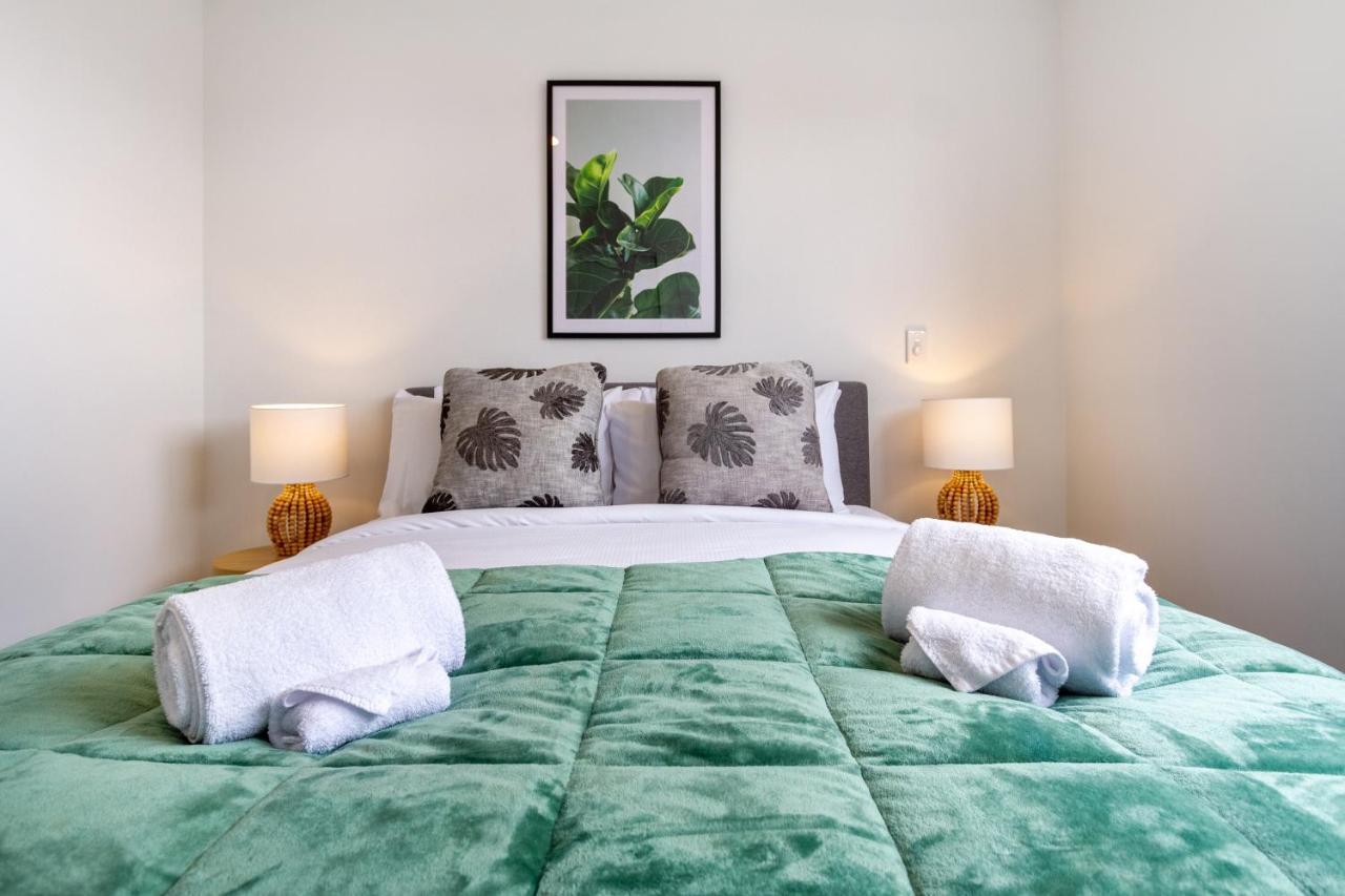 Upper Riccarton Dream - 2 Bed 2 Bath W/Carpark Apartment Christchurch Bagian luar foto